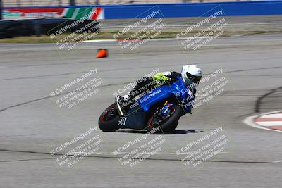 media/Apr-23-2022-Fastrack Riders (Sat) [[cb2d6ae73d]]/LEVEL 4/1PM TURN 6 OUTSIDE/